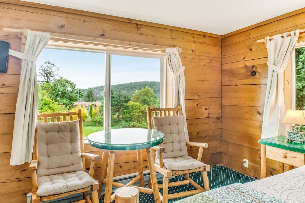 Deer Harbor Inn photo 8