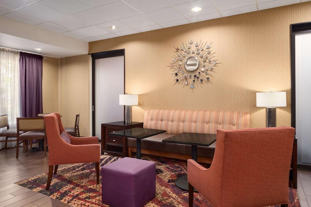 Hampton Inn Belle Vernon photo 39