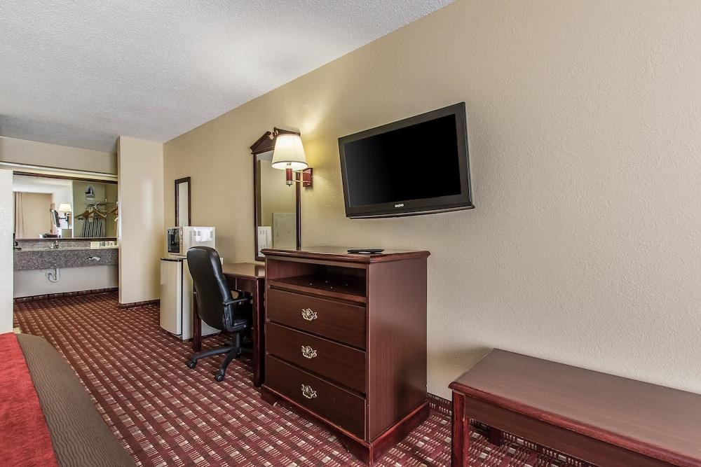 Quality Inn Andalusia photo 26