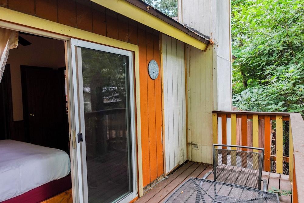 Sleepy Hollow Cabins and Hotel photo 37