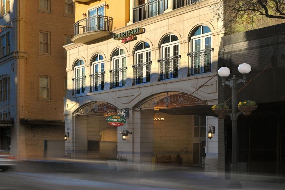 Courtyard Marriott Riverwalk photo 31