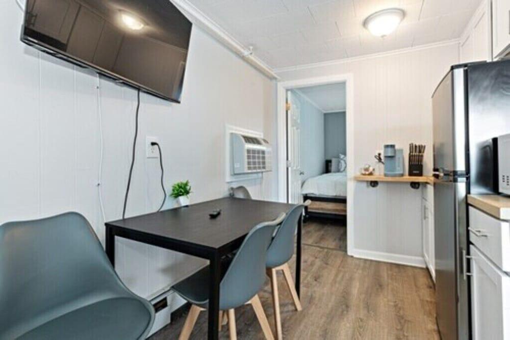 Seaside Suites photo 17