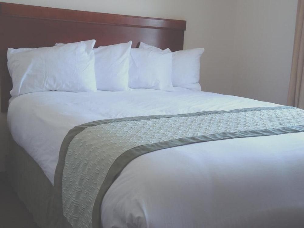 Town House Extended Stay Hotel Downtown photo 7