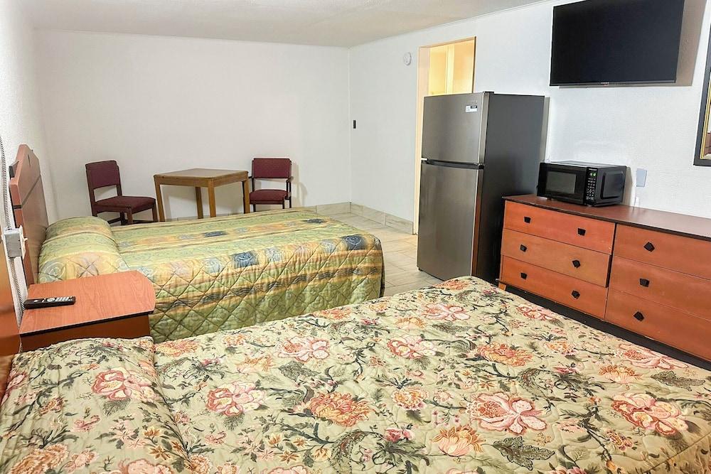 Shamrock Kings Inn By Oyo Marked Tree I-555 photo 66
