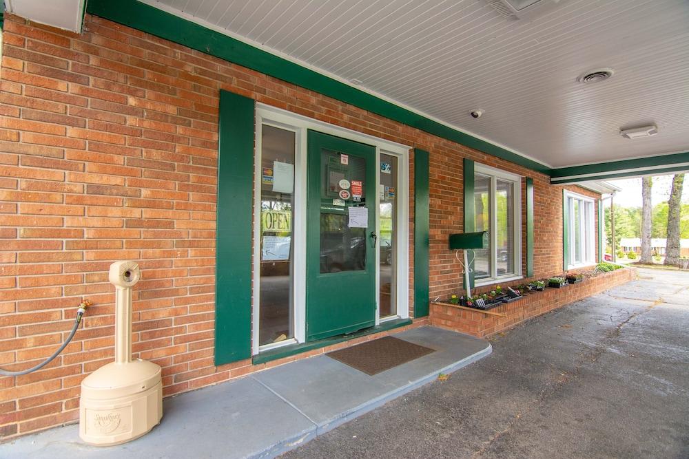 Eden Inn Motel photo 14