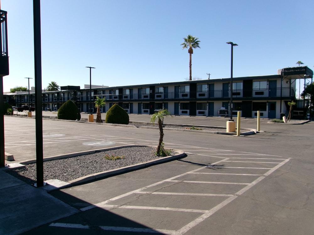 SureStay Hotel by Best Western Phoenix Airport photo 70