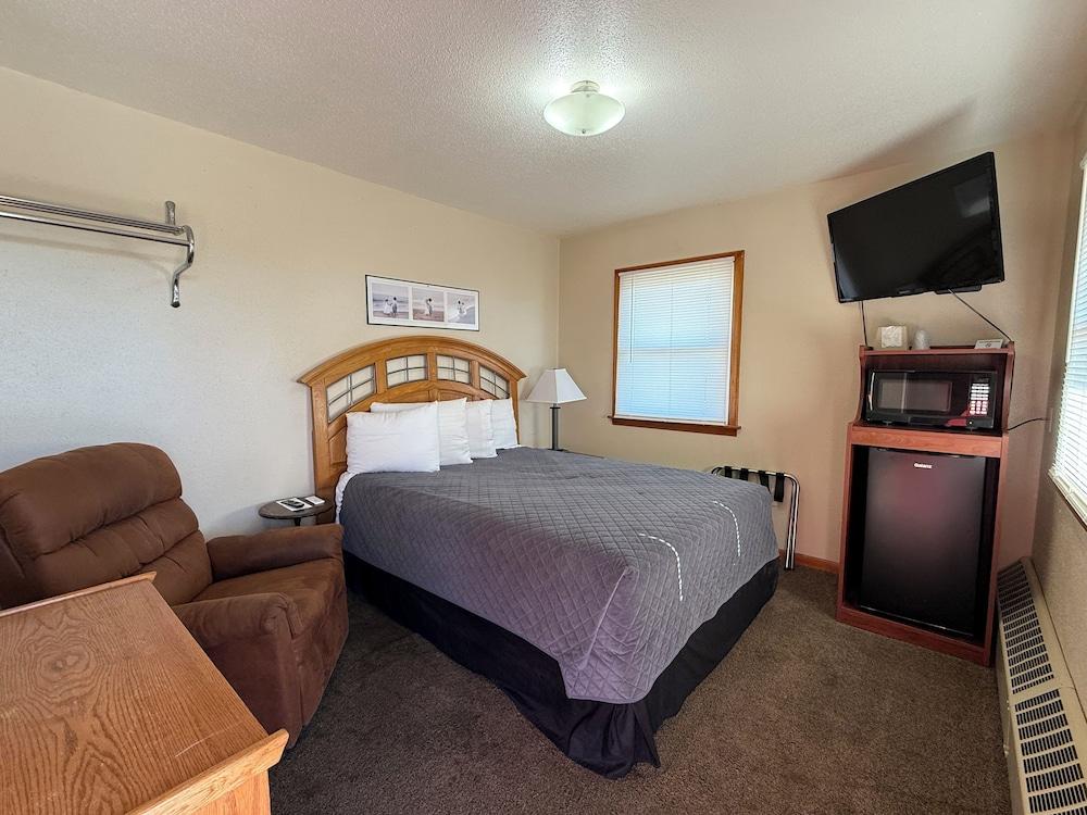 Lighthouse Inn photo 10