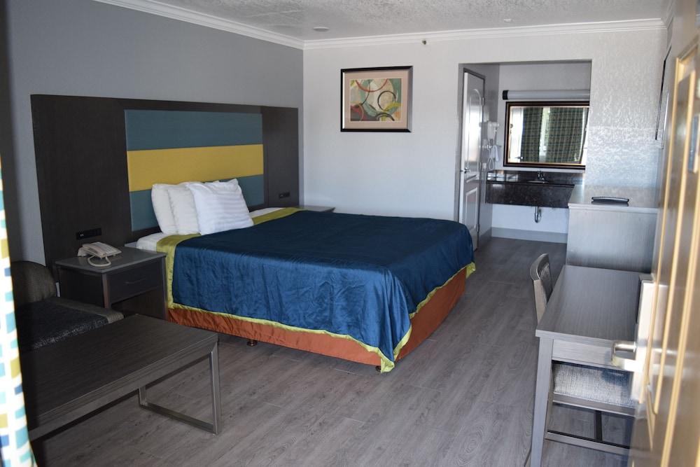 Budget Inn La Puente photo 42