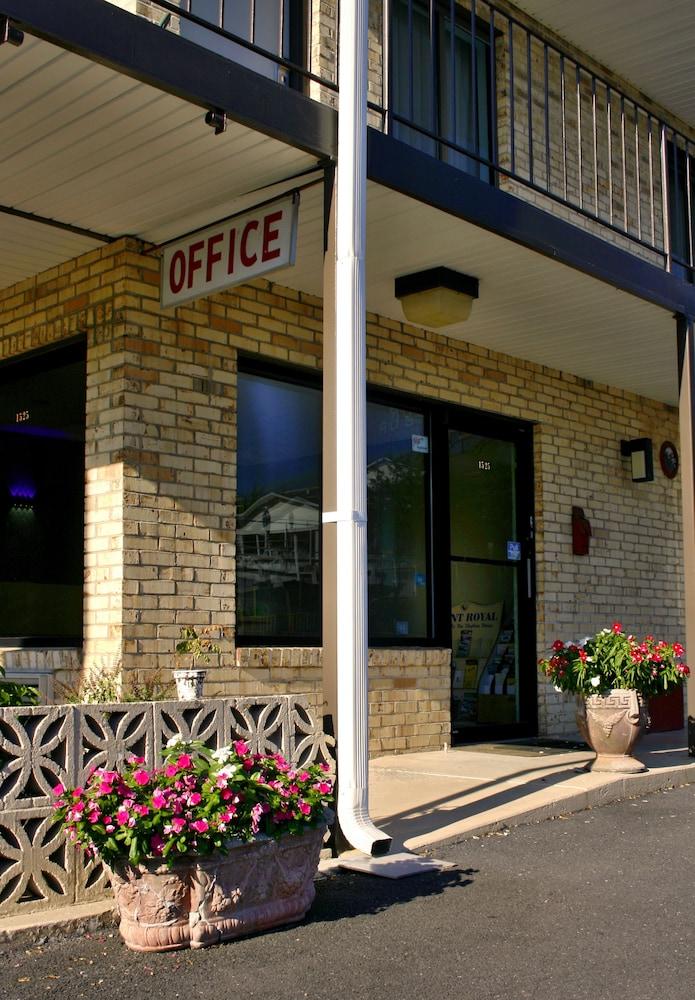 Relax Inn Motel photo 2