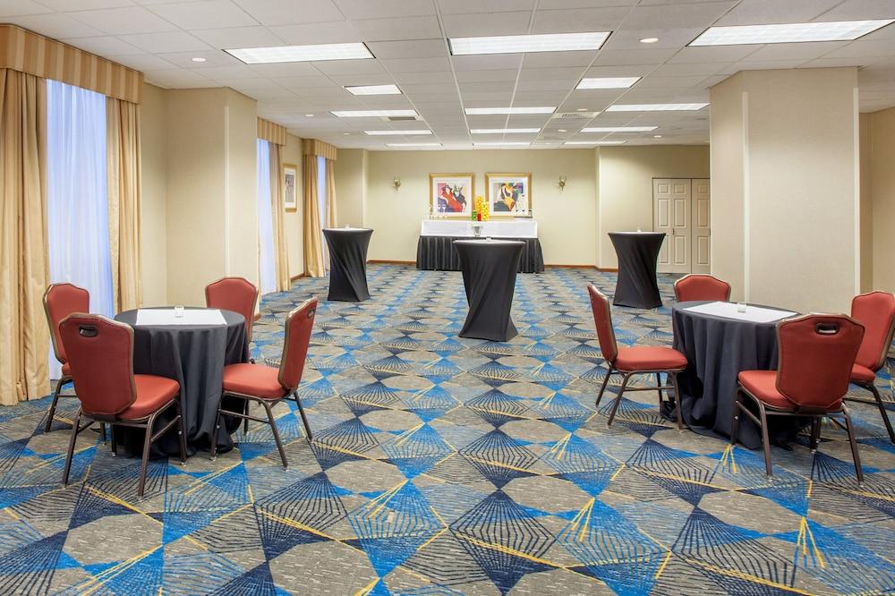 Crowne Plaza Springfield by IHG photo 21