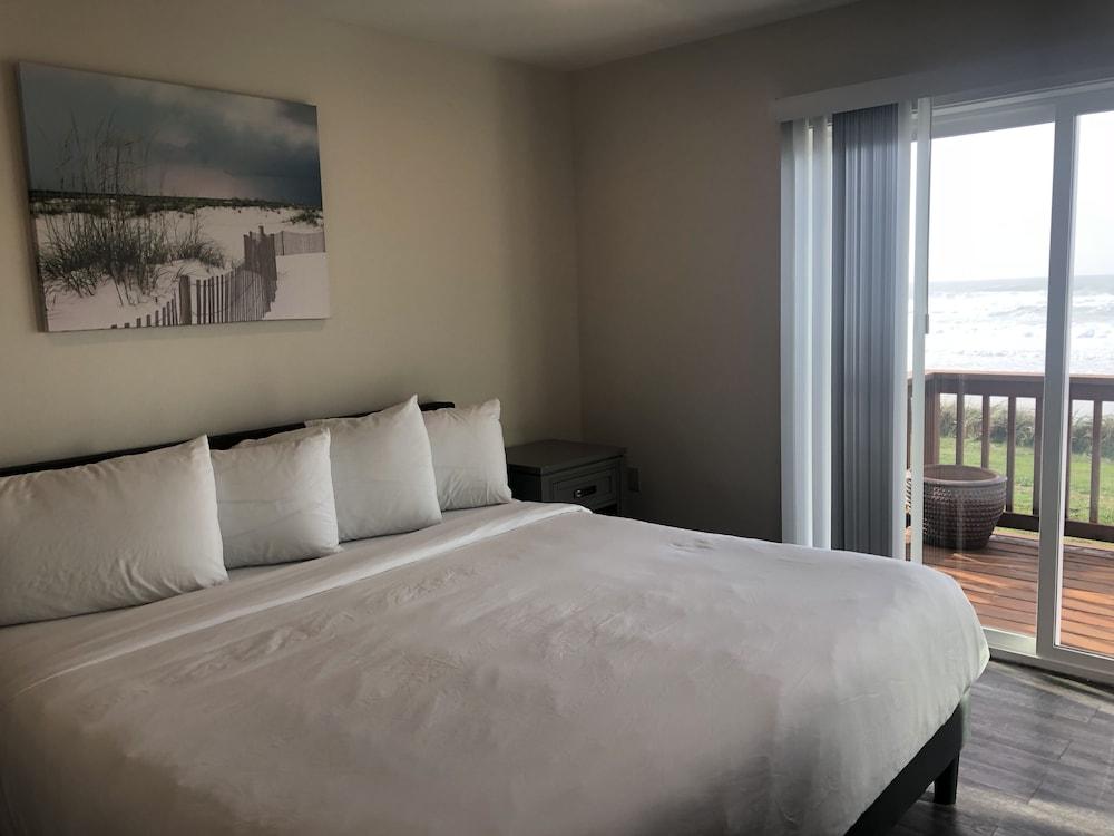 Sailor Jack's Oceanfront Inn photo 40