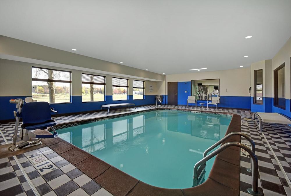 Holiday Inn Express Marshall by IHG photo 27