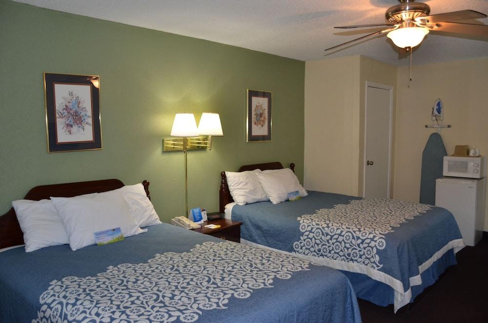 Days Inn by Wyndham Southern Hills/ORU photo 44