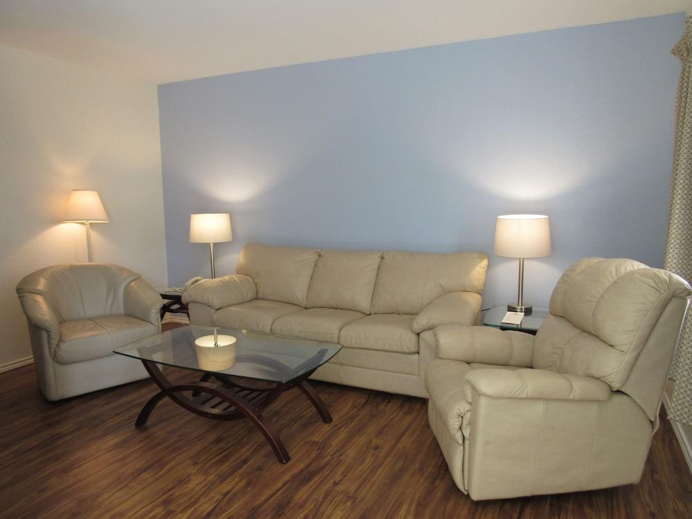 Victoria Palms Inn & Suites photo 8