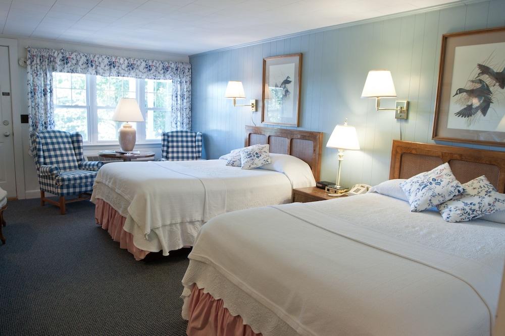 Mount Battie Inn photo 76