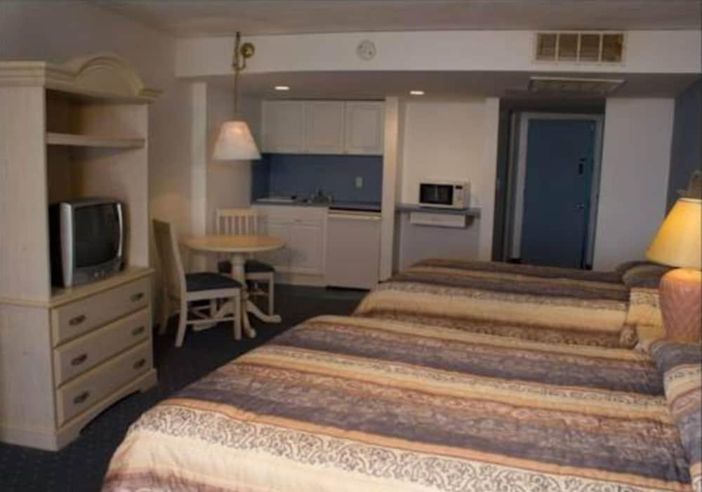 Acropolis Oceanfront Resort photo 5
