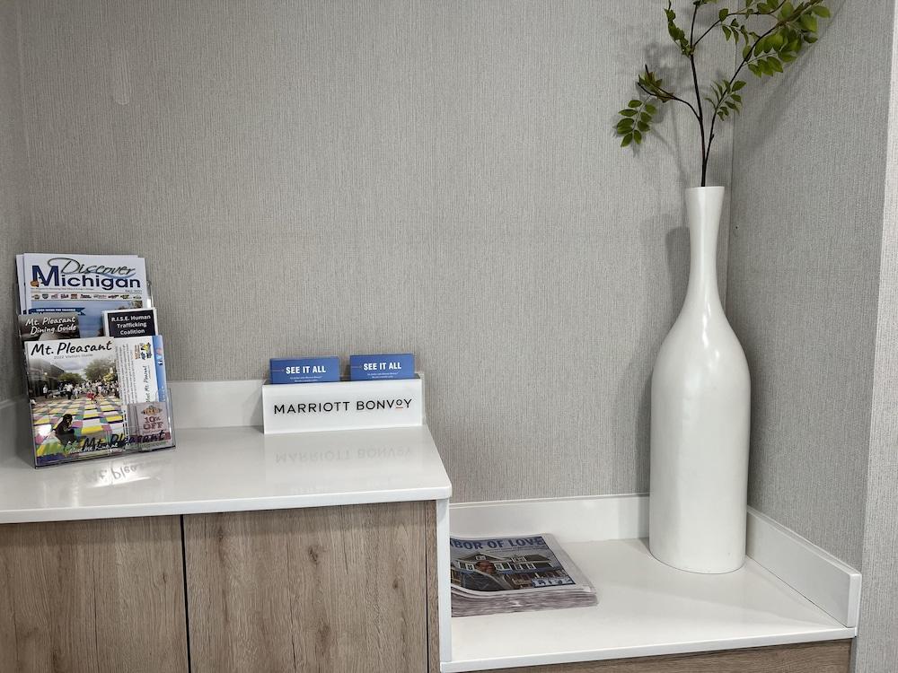 Fairfield by Marriott Mt Pleasant photo 26