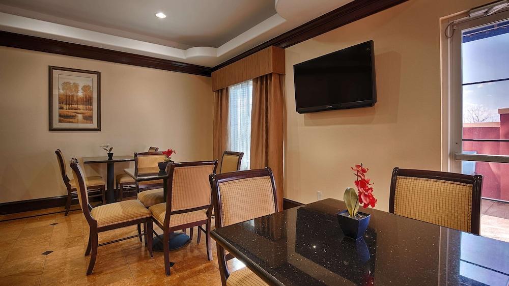 Best Western Plus Manvel Inn & Suites photo 11