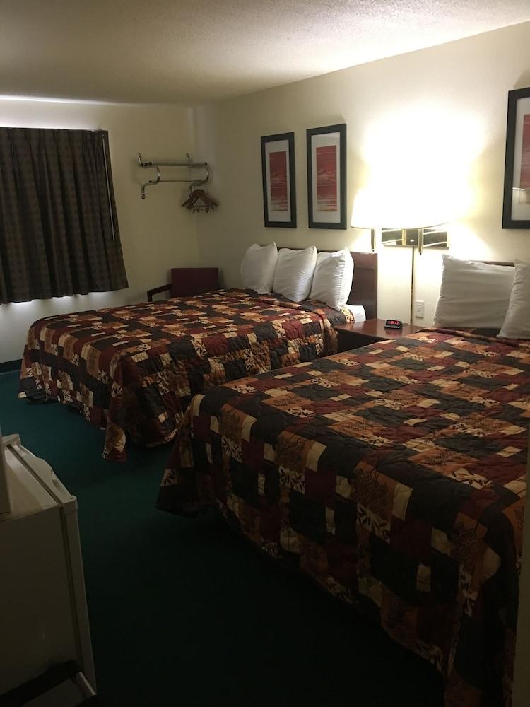Mobridge Kountry Inn photo 13