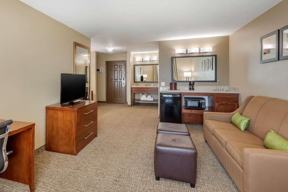 Comfort Inn & Suites El Centro I - 8 photo 29