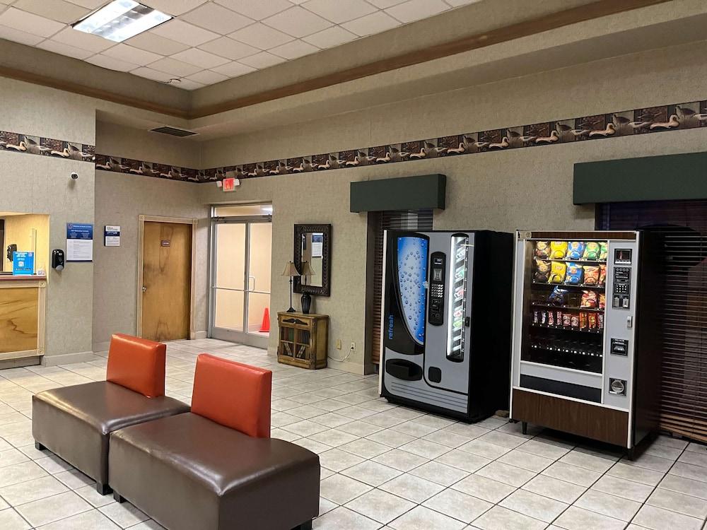 Studio 6 Suites West Memphis, AR - Memphis photo 18