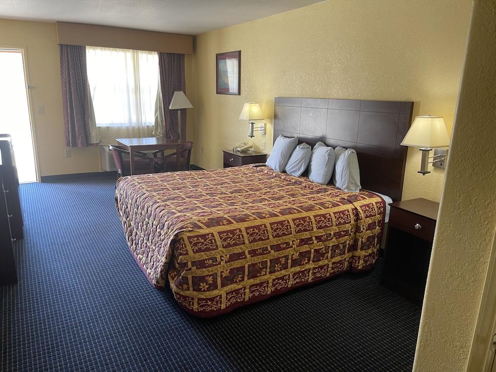 Gun Barrel Executive Inn photo 5