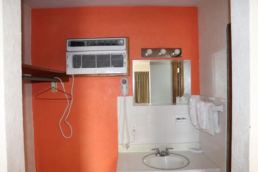 Best Nights Inn photo 31