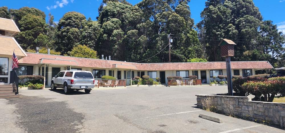 Ocean Cove Lodge photo 20