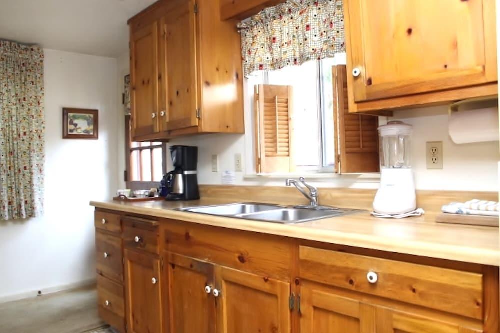 Piety Hill Cottages photo 18