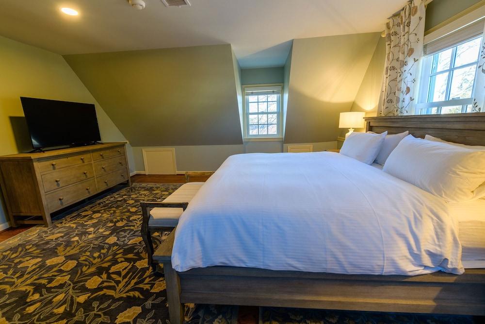 The Red Fox Inn & Tavern photo 38