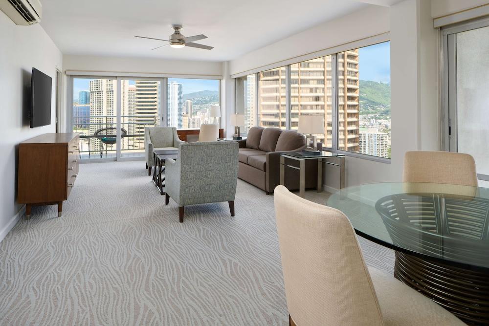 Ilikai Hotel & Luxury Suites photo 38