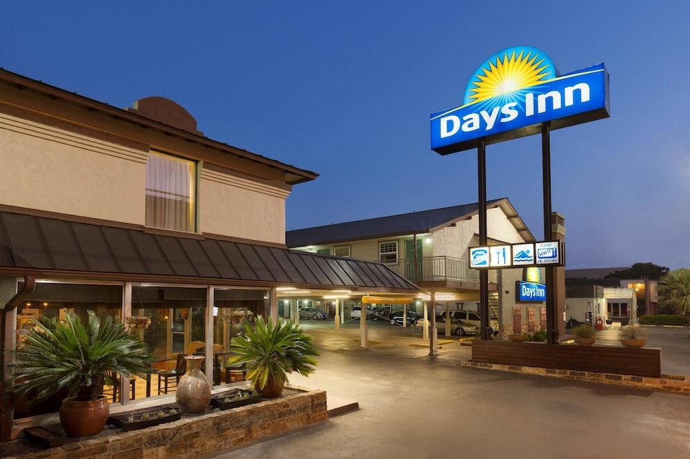 Days Inn by Wyndham Austin/University/Downtown photo 10