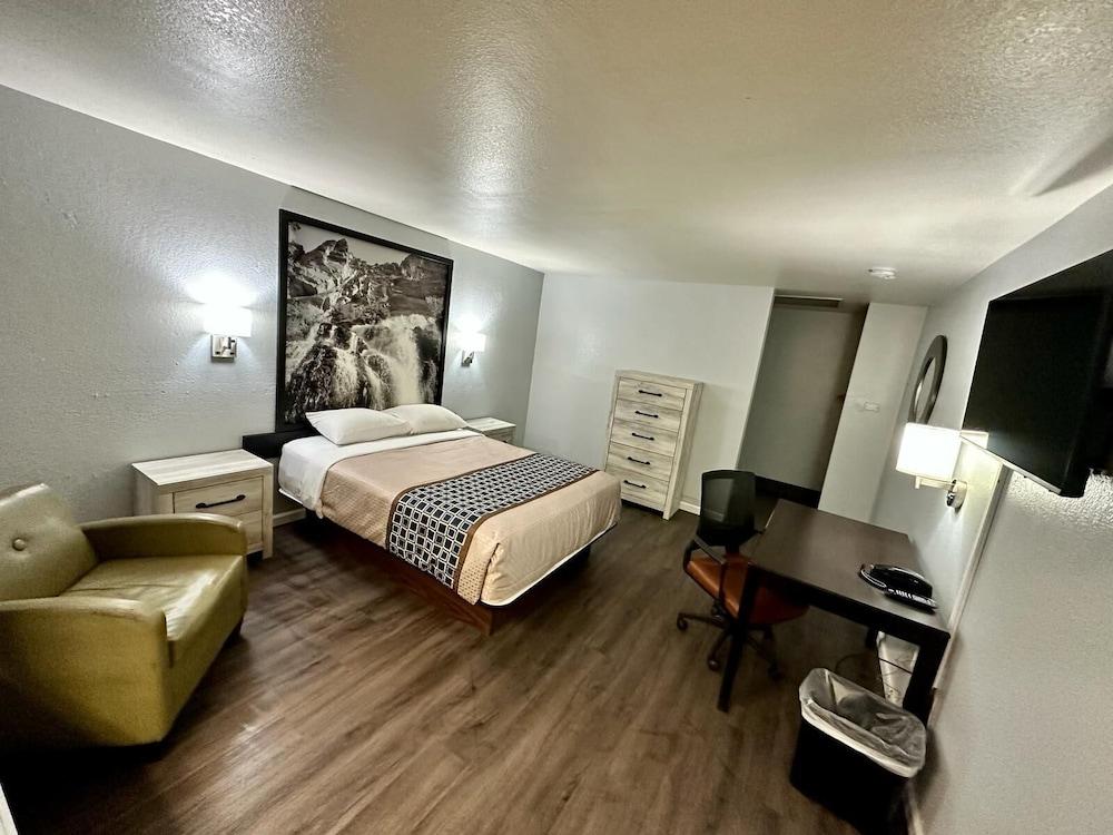 Canyon Inn Motel photo 19