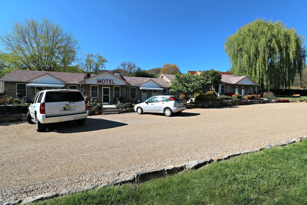 Carolina Country Inn photo 14