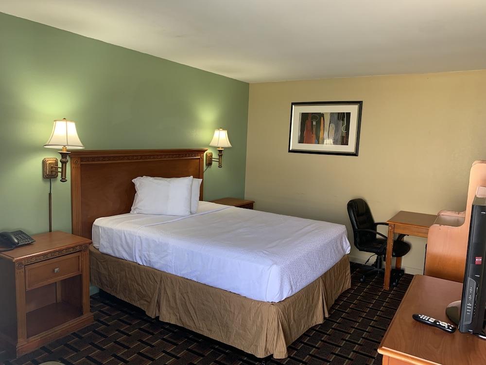 Heritage Inn photo 15