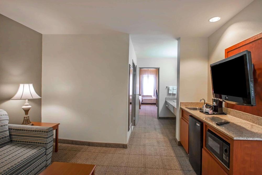 Quality Inn & Suites Germantown North photo 16