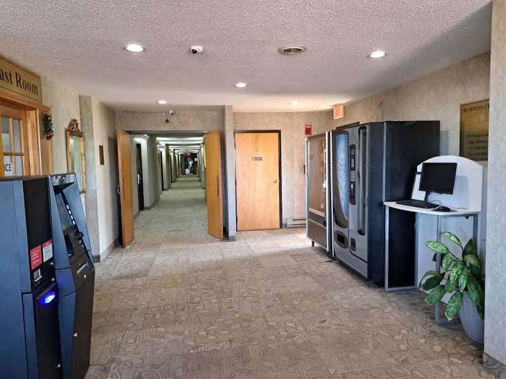 Regency Inn photo 11