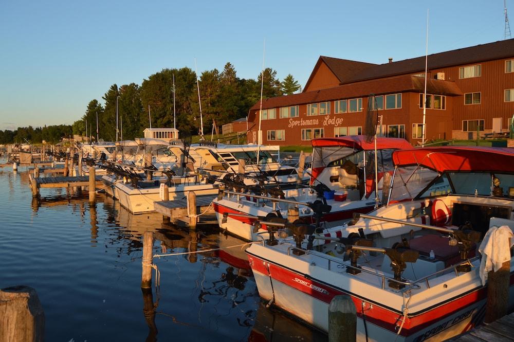 Sportsman's Lodge photo 70