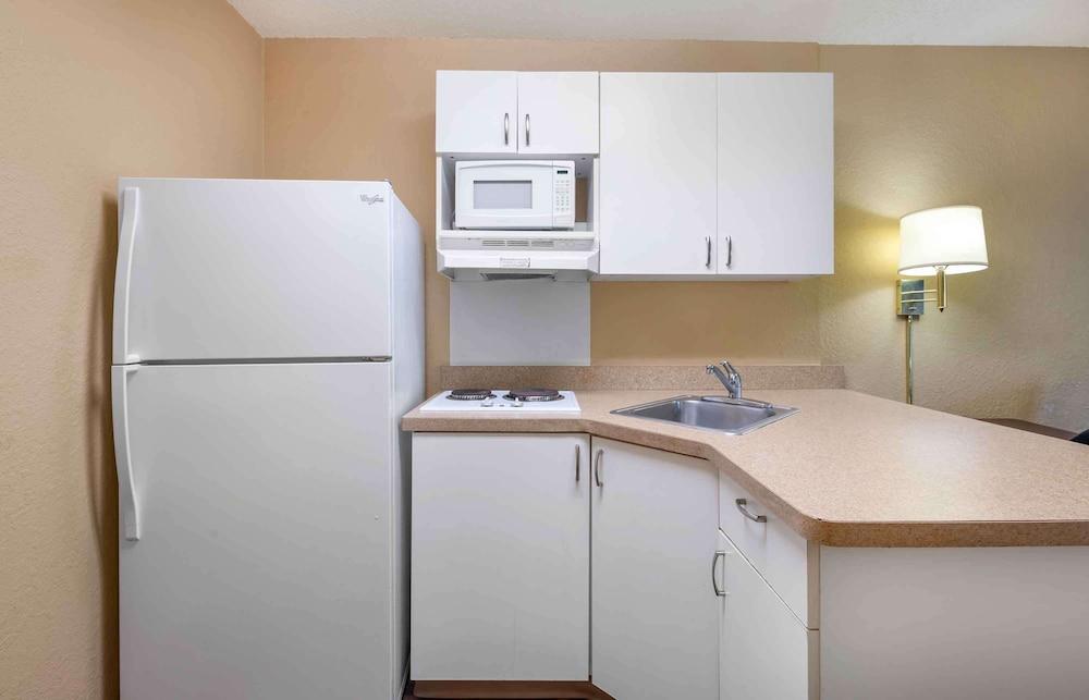 Extended Stay America Select Suites Gainesville I-75 photo 17