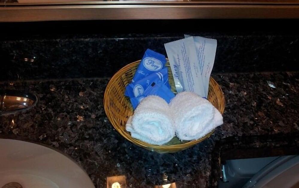 Hotel Bliss photo 36