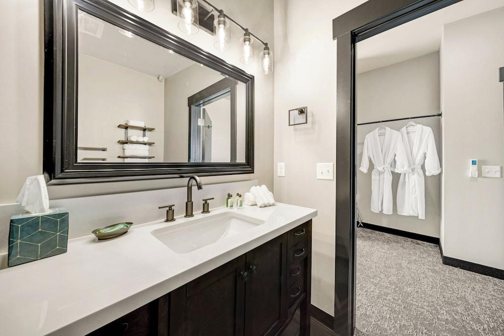 The Suites at Prairie Falls & Event Center photo 45