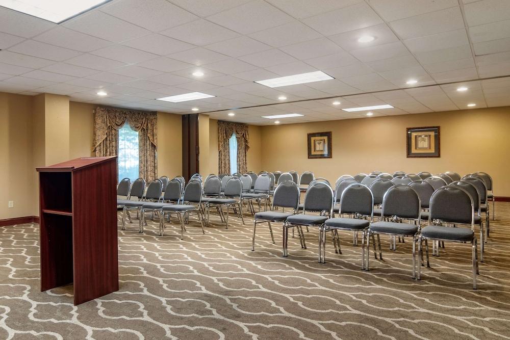 Comfort Inn & Suites Suwanee - Sugarloaf photo 29
