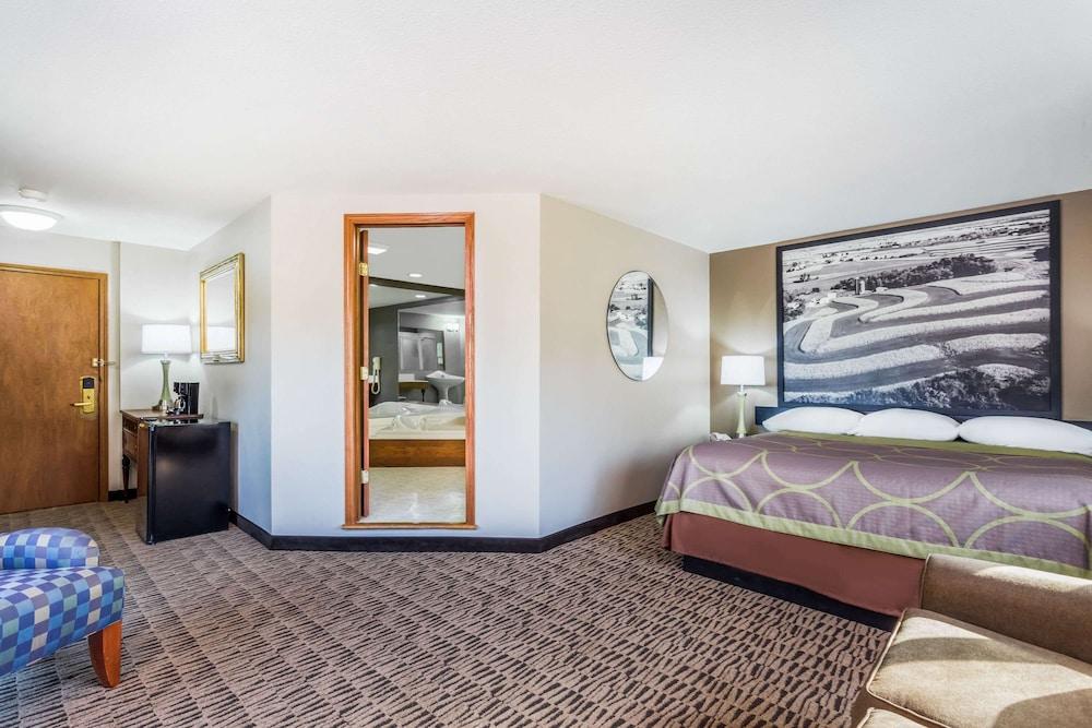 Super 8 by Wyndham Platteville photo 10