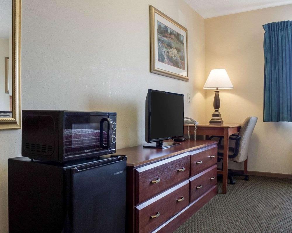 Rodeway Inn West Fargo Main Ave. photo 14