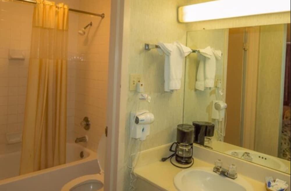Executive Inn Hotel & Conference Centre photo 11
