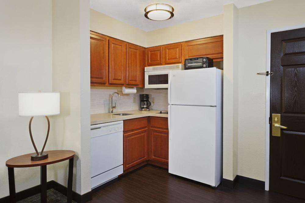 Staybridge Suites South Springfield by IHG photo 16