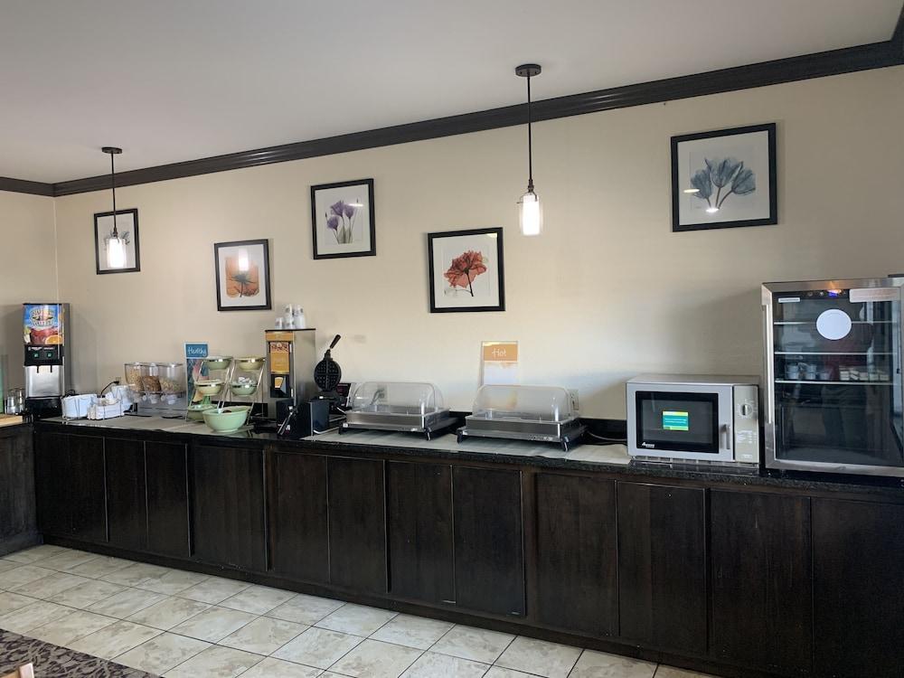 Quality Inn Forsyth - Decatur photo 36