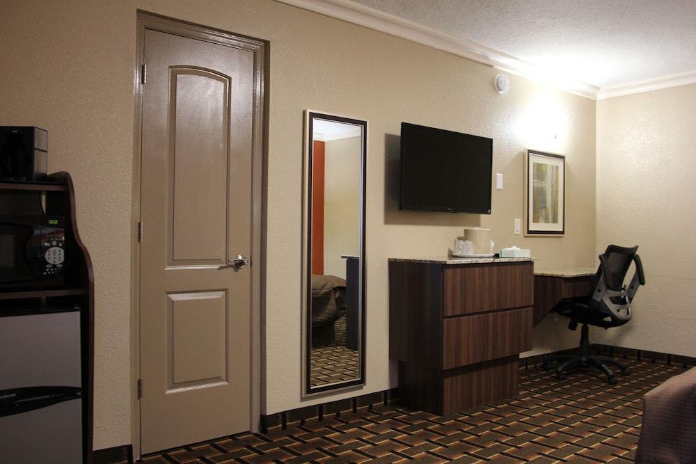 Budget Inn photo 8