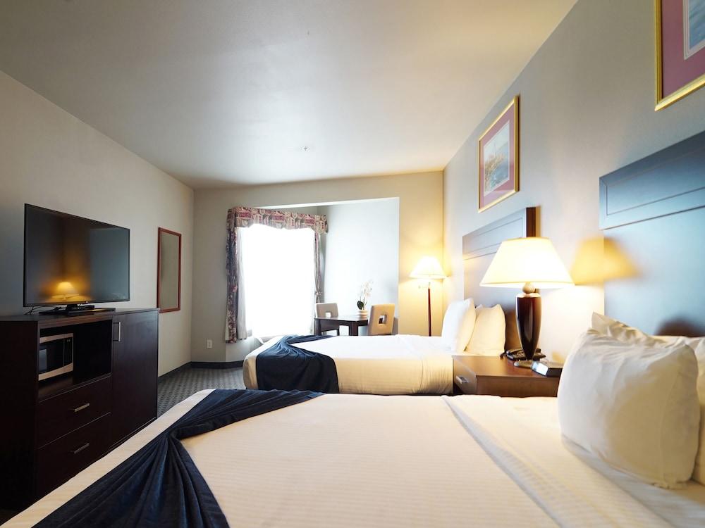 BayVue Hotel, Resort and Suites photo 42