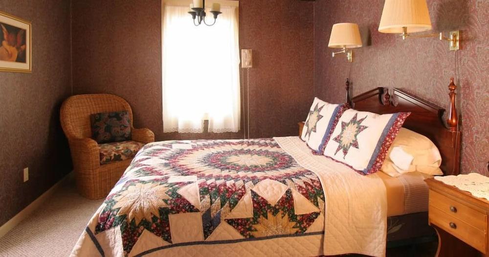 Crestmont Inn photo 15